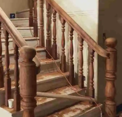 实木材质楼梯扶手和不锈钢材质楼梯扶手有哪些区别